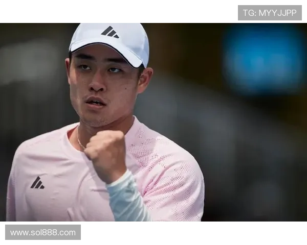 吴易昺澳网首胜四连胜晋级次轮